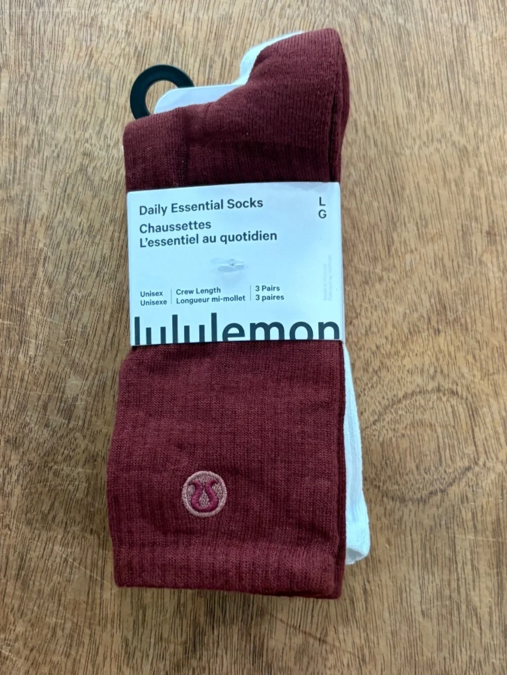Lululemon three pack daily essential socks crew